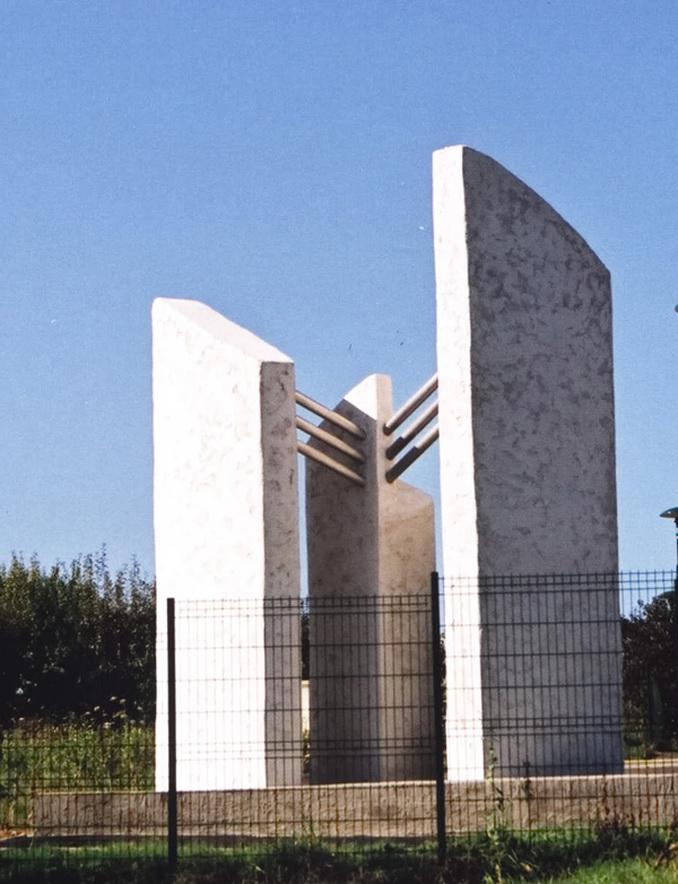 Liberty 2002 - Concrete 17 ft.high - Chateauneuf High School Argenton-sur-Creuse 36